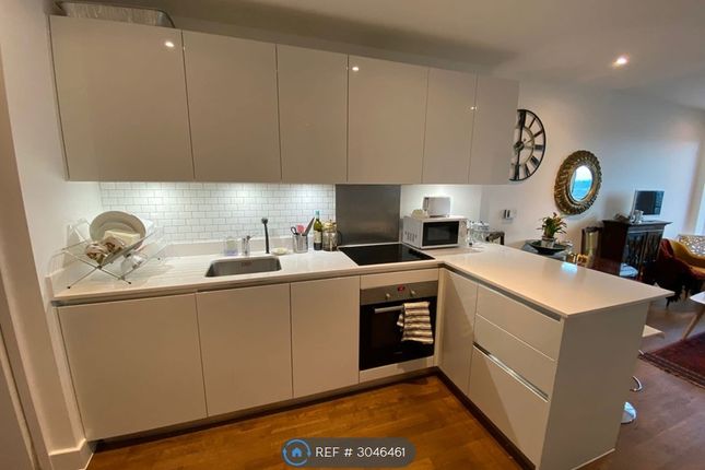 Flat, Duncombe House Victory Parade, London photo 2