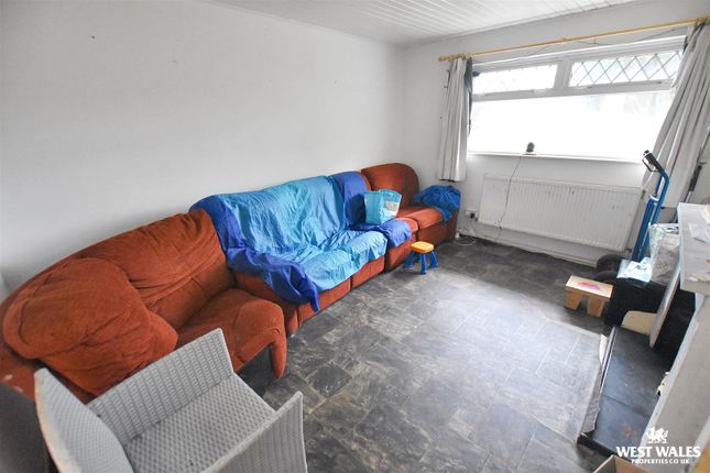 36, Hillcroft, Haverfordwest photo 3