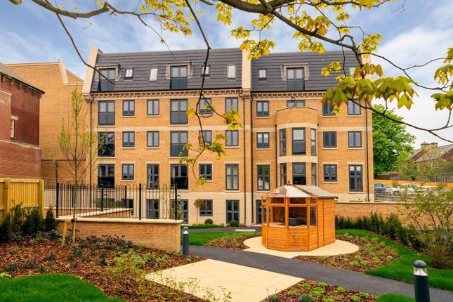 1-bed flat on 23 Becket Grange, Berneslai Close, Barnsley, £1,250/mo