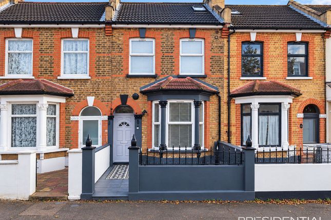 5-bed house on 159 Skeltons Lane, London, £750,000