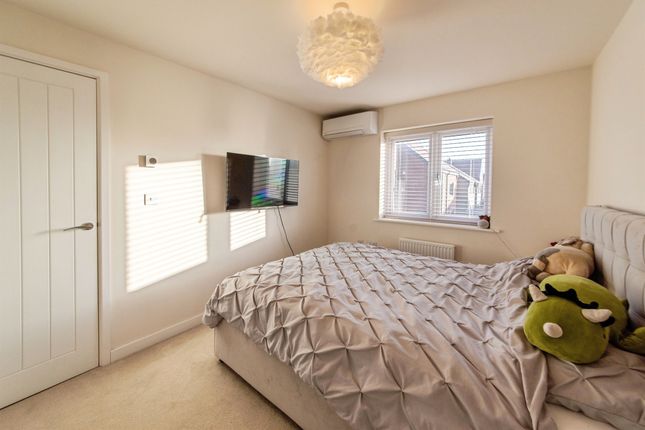 1, Scampton Avenue, Sleaford photo 2