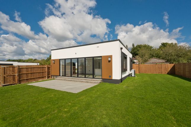 2-bed house on 3 Stable Close,, Wexham Street, Buckinghamshire, £515,000