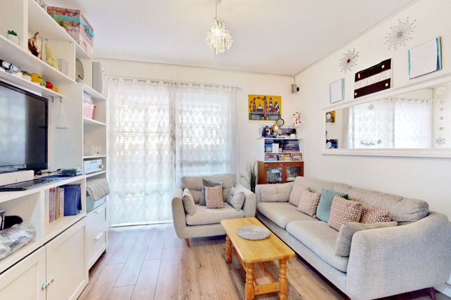 Flat for sale in Lariat Court, Ketch Street, Barking