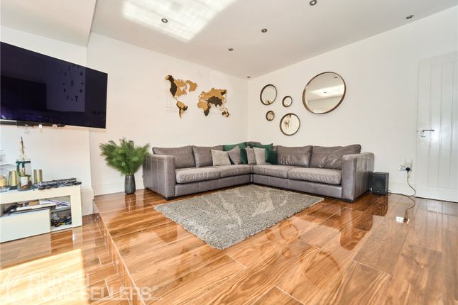 9, Georgian Court, Wembley photo 5