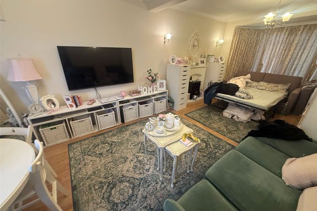 Wetheral Dr, 33, Stanmore, London photo 4