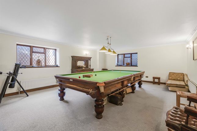 Crouchfield Farm, Wadesmill Road, Chapmore End photo 3