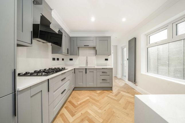 Thumbnail Flat for sale in Glenfield Road, London