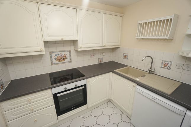 58c, New Hall Lane, Lancashire photo 4