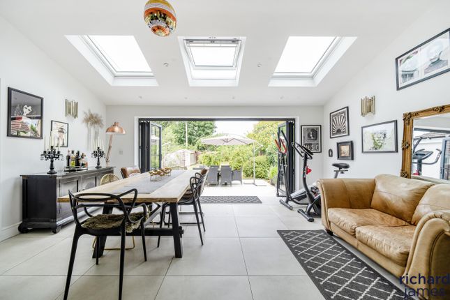 3Da2cd6d705E4A70A91F7d5ce15Fba32