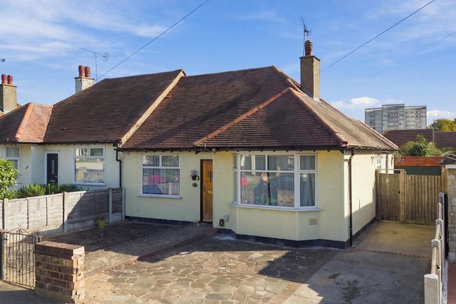 2-bed bungalow on 36, St. Georges Drive, Westcliff-on-sea, £350,000