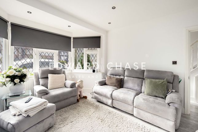 49, Westview Drive, Woodford Green photo 4