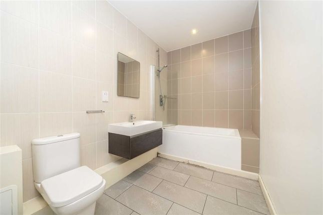 Flat for sale in Cornell Square, London