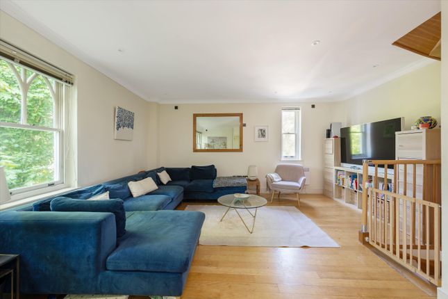 Maisonette for sale in North End Way, London