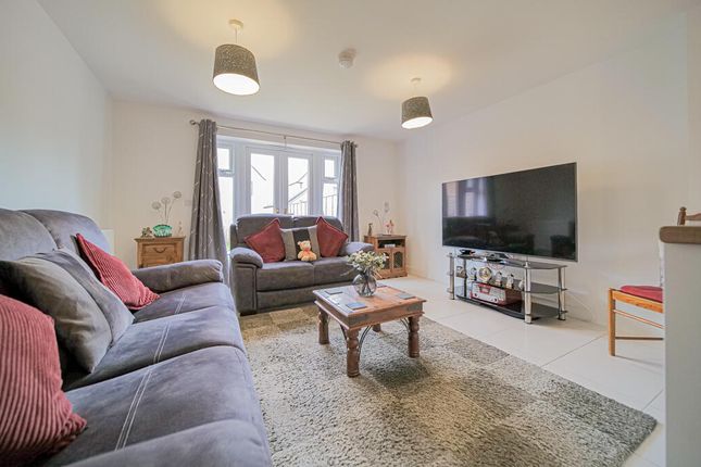 42, Maitland Place, Melksham photo 4