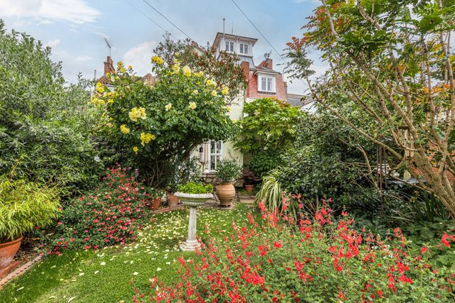 24 Cliff Hill, Great Yarmouth photo 4