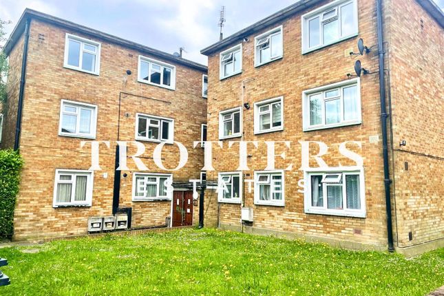 Thumbnail Flat to rent in Bullen Court, New North Road, Ilford