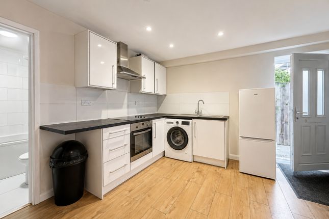 9 Riverside House, 5 Nutfield Lane, High Wycombe photo 2