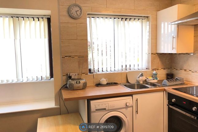 Flat   Leighton Av, Loughborough, Loughborough photo 5