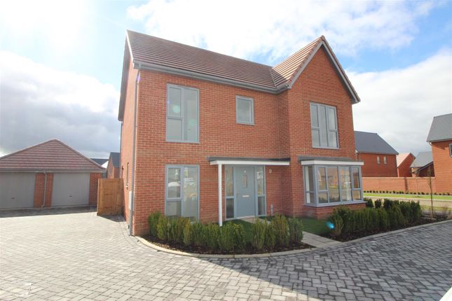 Detached house to rent in Thimble Street, Cogg, Colchester