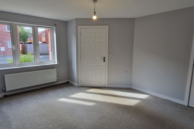 Buzzard Way, Exeter photo 2