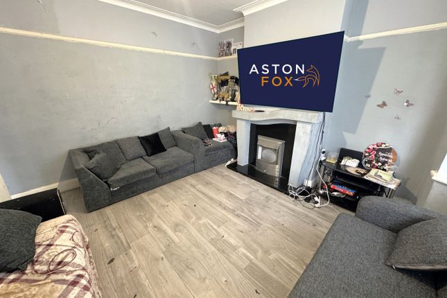 84, Chesterfield Road, London photo 3