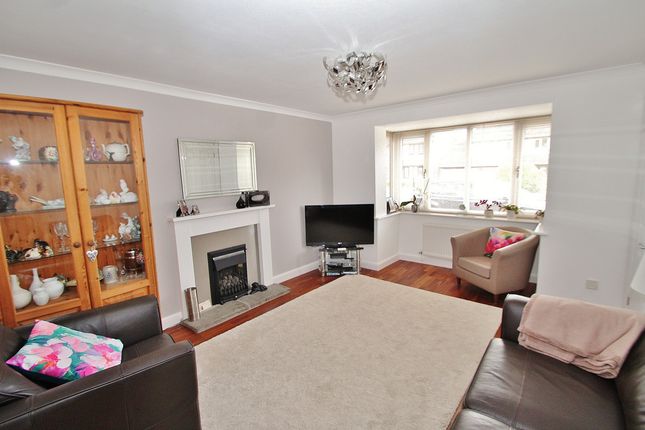 106, Ralegh Crescent, Witney photo 4