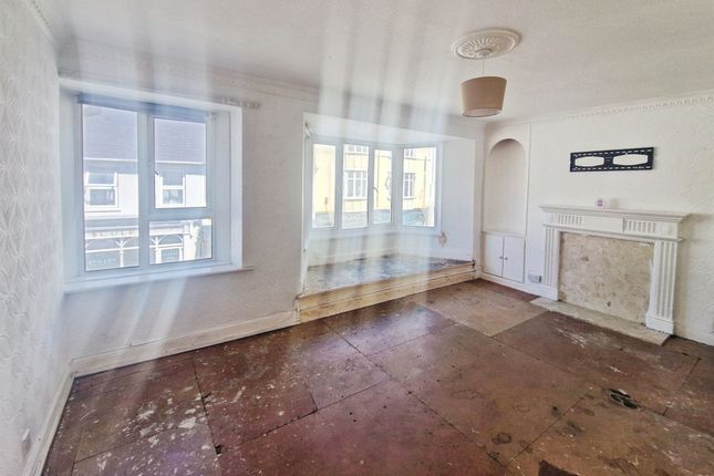 15a, Well Street, Porthcawl photo 3
