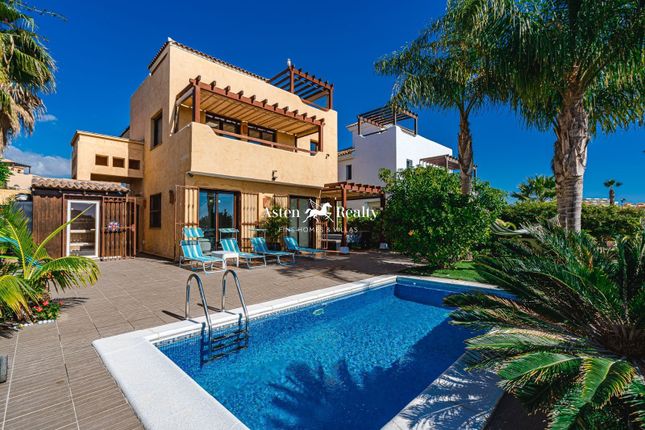 Villa for sale in Amarilla Golf, San Miguel De Abona, Santa Cruz Tenerife