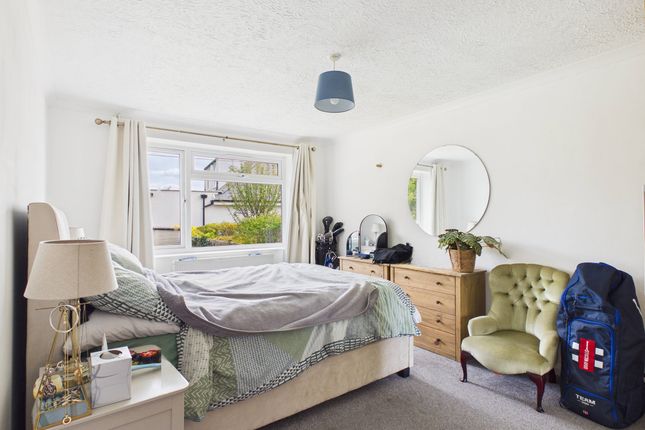 15 The Orchard, Marlow photo 2