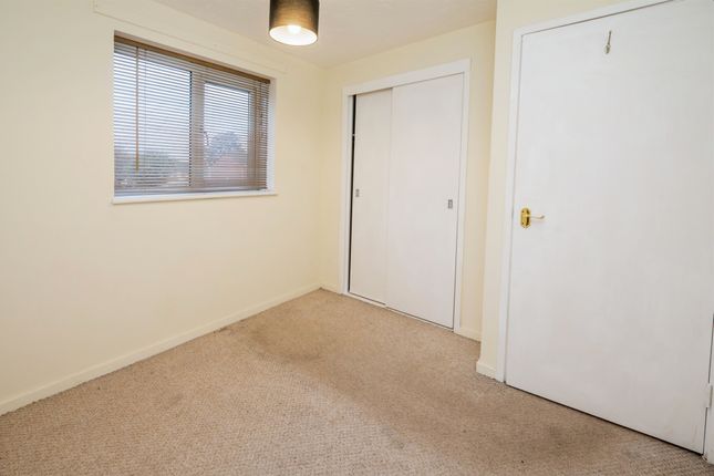 17, Water Croft, Worcester photo 4