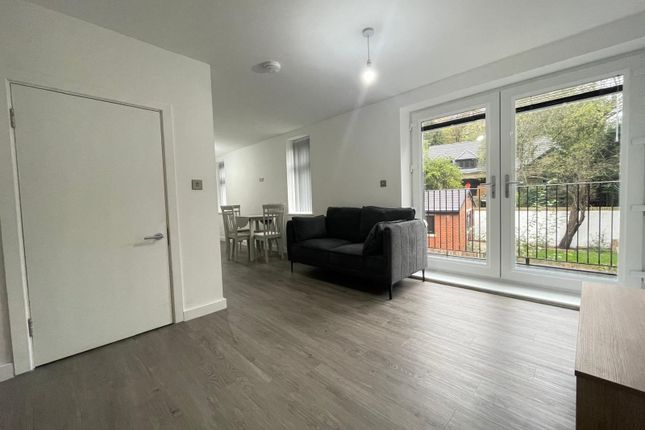 Apartment 3, Shinda House, 5, Grove Lane, West Yorkshire photo 4
