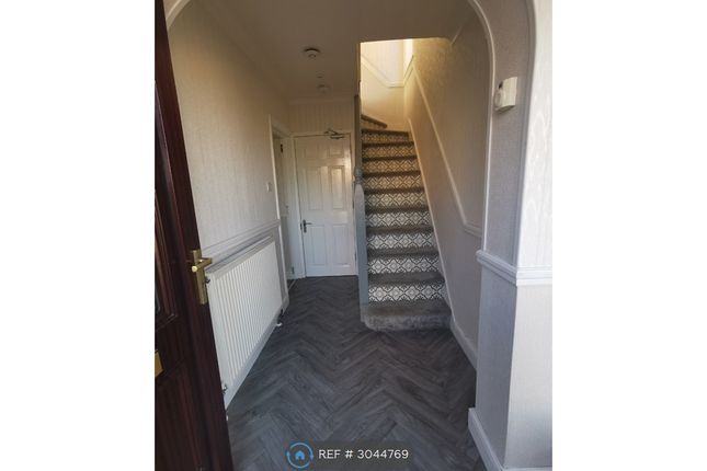 Kingshill Avenue, Collier Row, Romford photo 2
