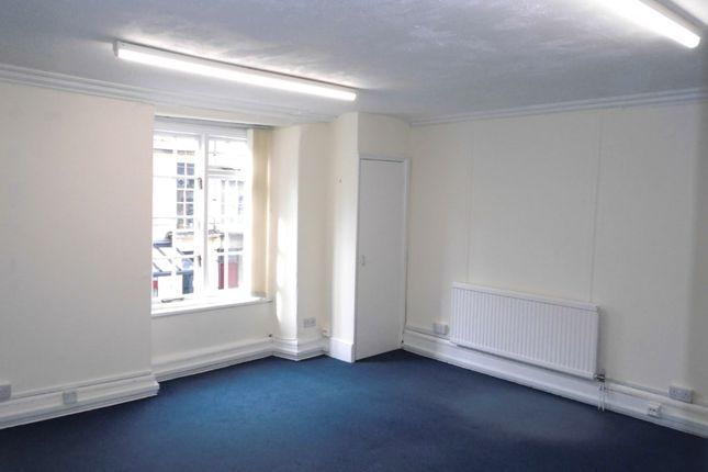 Office to let in Suite B2, 1st Floor, 45 Dyer Street, Cirencester, Gloucestershire
