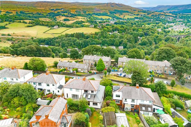 38, Sandy Lane, Saddleworth photo 2