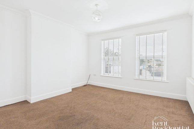 53a West Street, Sittingbourne photo 3