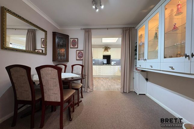 5, Tollgate Court, Milford Haven photo 3