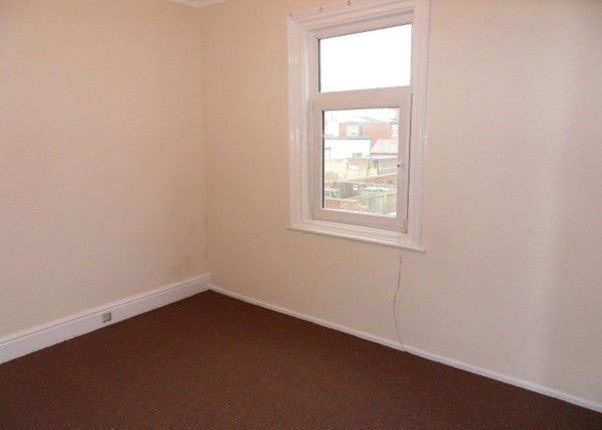 68, Holmfield Road, Blackpool photo 4
