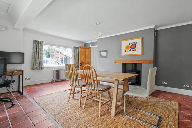 'Caroline Cottage', 47, Main Street, Nottingham photo 4