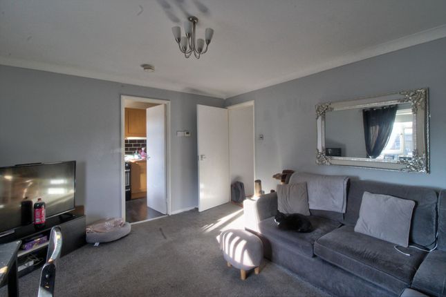 143 Mallows Green, Harlow photo 3