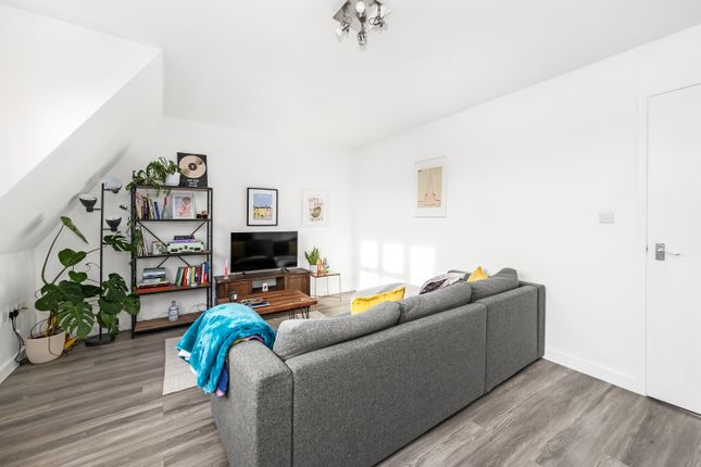 Flat for sale in Paxton Place, West Norwood