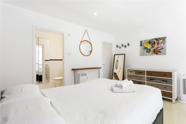 Flat for sale in Curtain Road, London