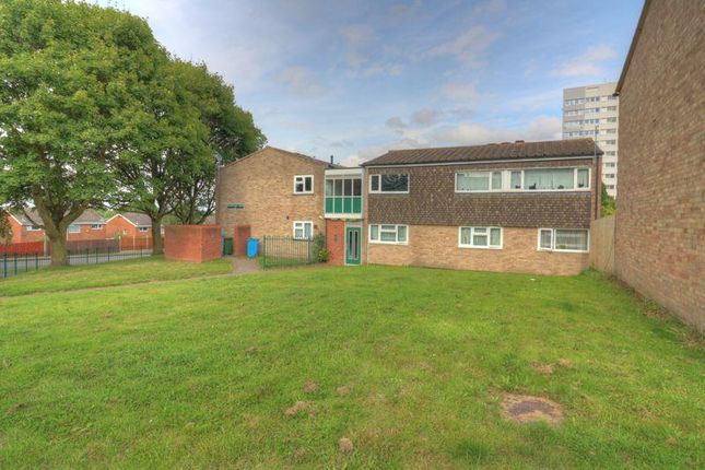 Thumbnail Flat to rent in Brook Farm Walk, Chelmsley Wood, Birmingham