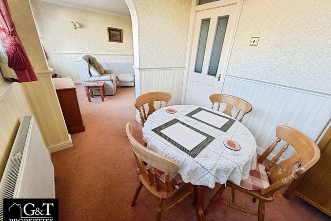 11 Burnham Close, Kingswinford photo 4