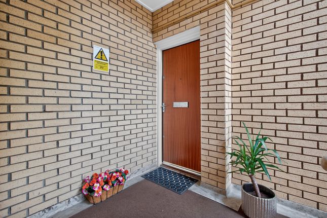 2/2, 24, St. Ninian Terrace, Glasgow photo 2