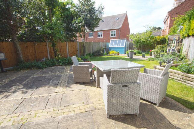8, Jacksons Lane, Billericay photo 3