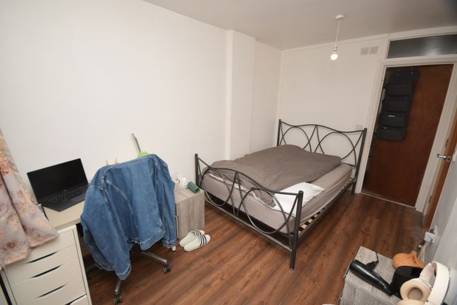 73, Tiger Moth Way, Hatfield photo 2