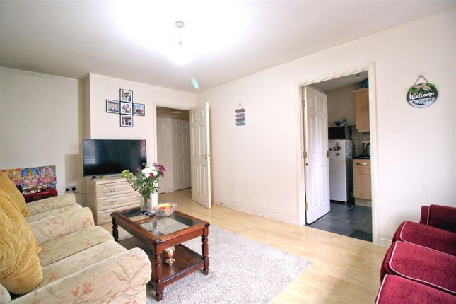 18, Tyrrell Crescent, South Wootton photo 2
