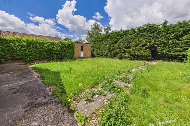 14 Eleanor Gardens, Aylesbury photo 3