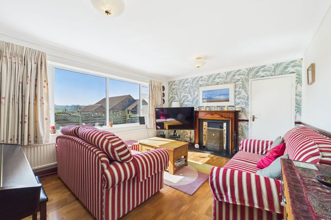 22 Ploughman Avenue, Nottingham photo 3