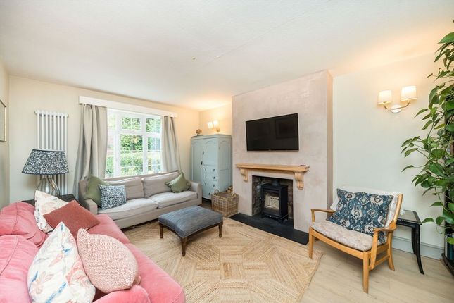 15, Saffron Way, Surbiton photo 2